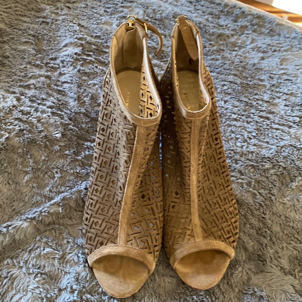 Suede Leather Cutout Design Ankle hi Peep Toe Heel